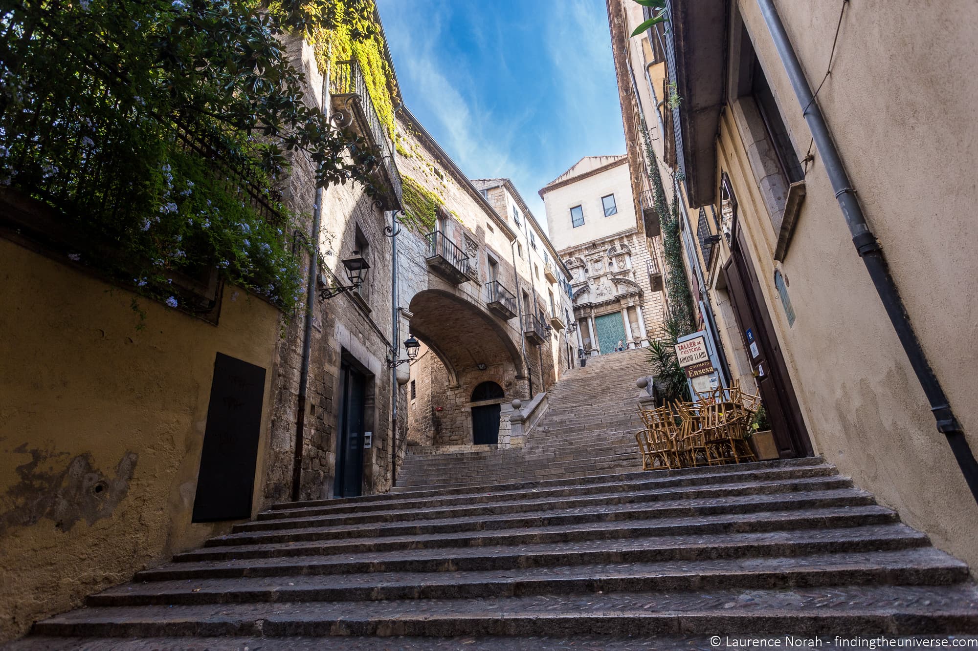 Streets of Girona game of thrones filming location Le Bistrot ar