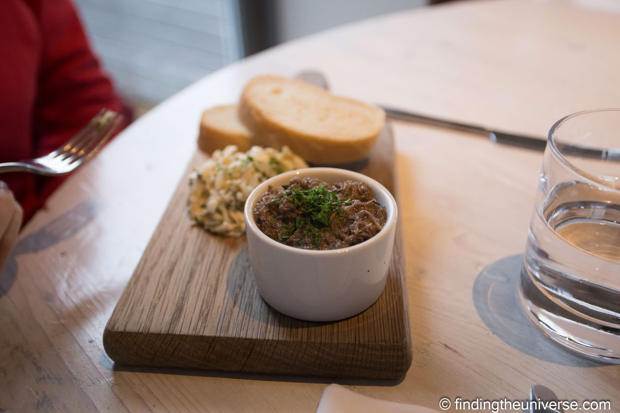 Kylesku hotel by Laurence Norah