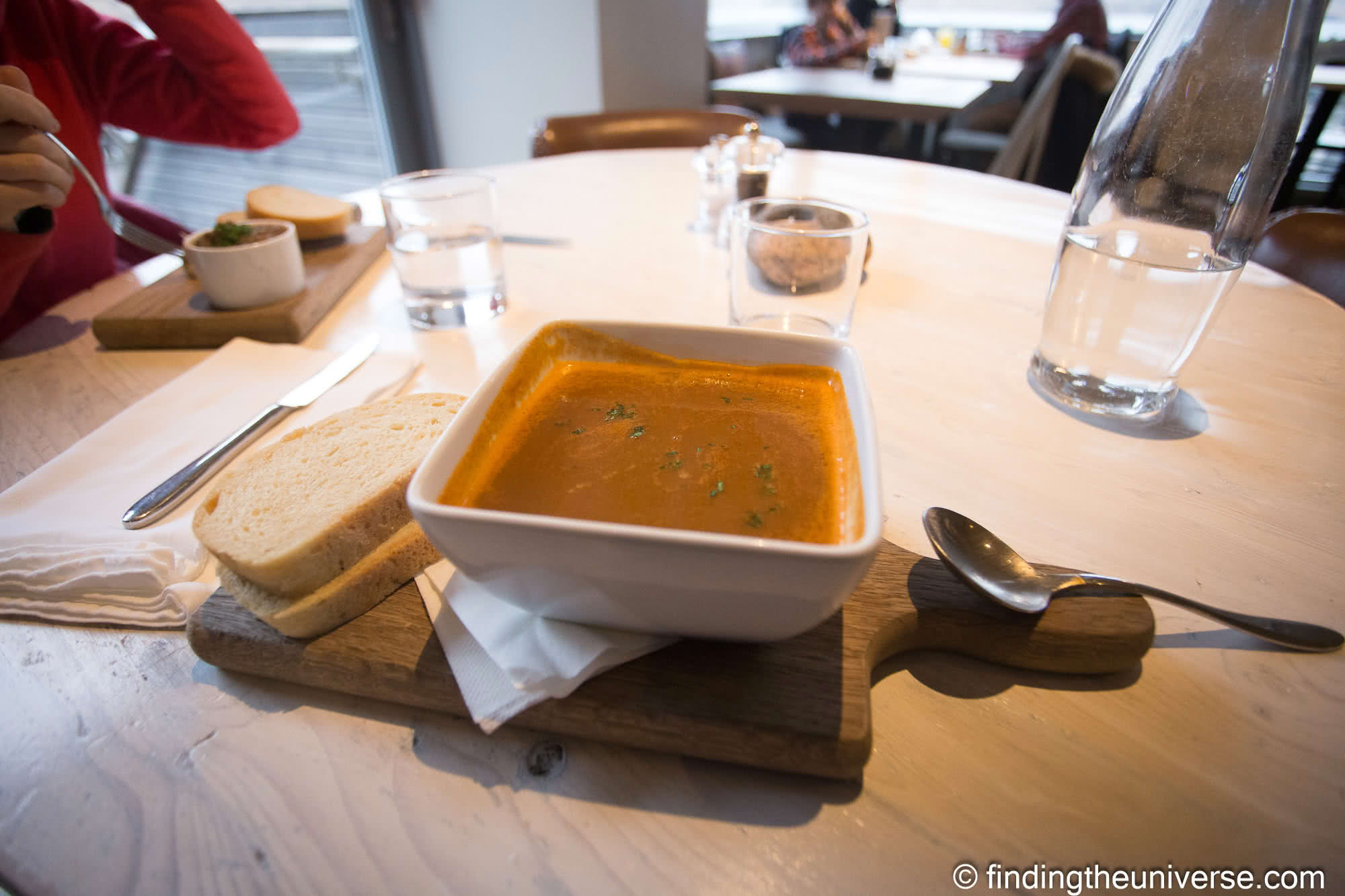 Kylesku hotel by Laurence Norah