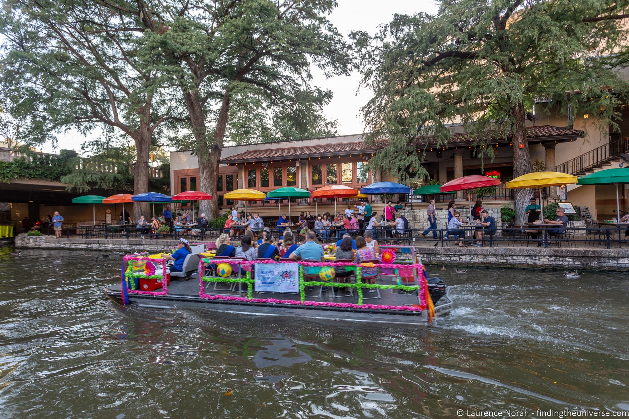 Riverwalk restaurants San Antonio