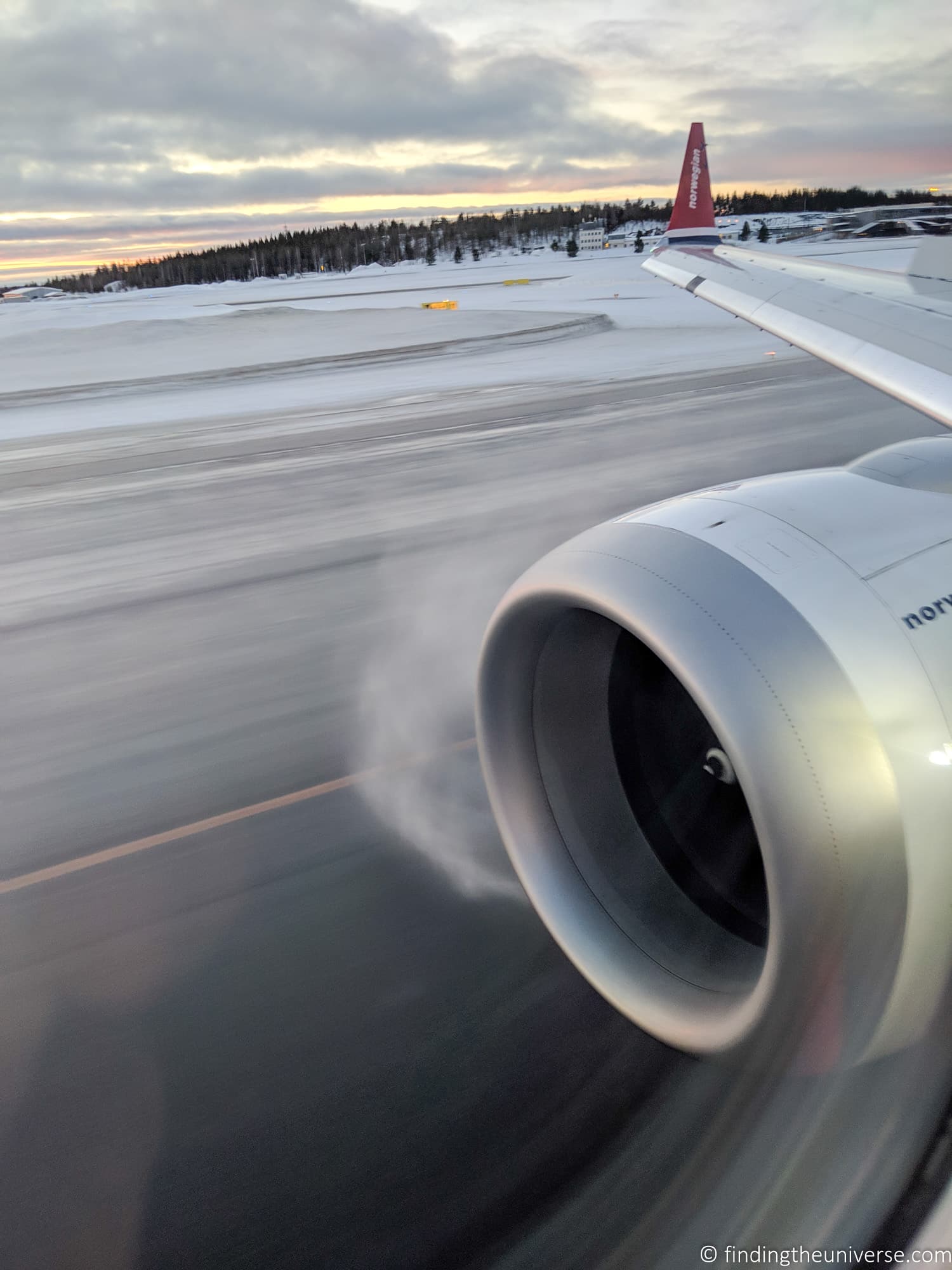 Flight into Rovaniemi airport