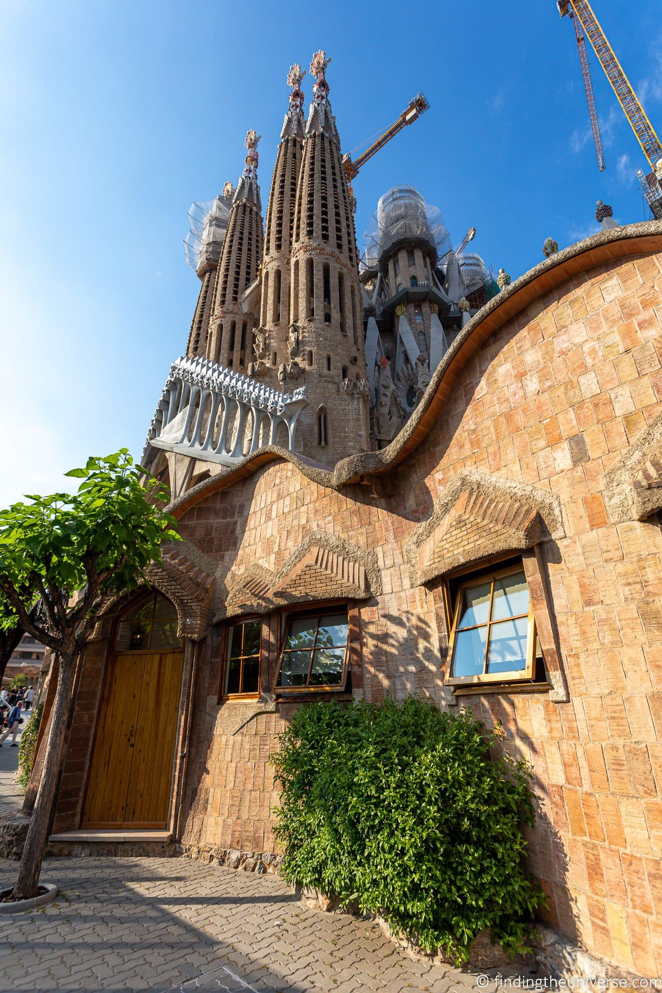 Sagrada Familia Schools