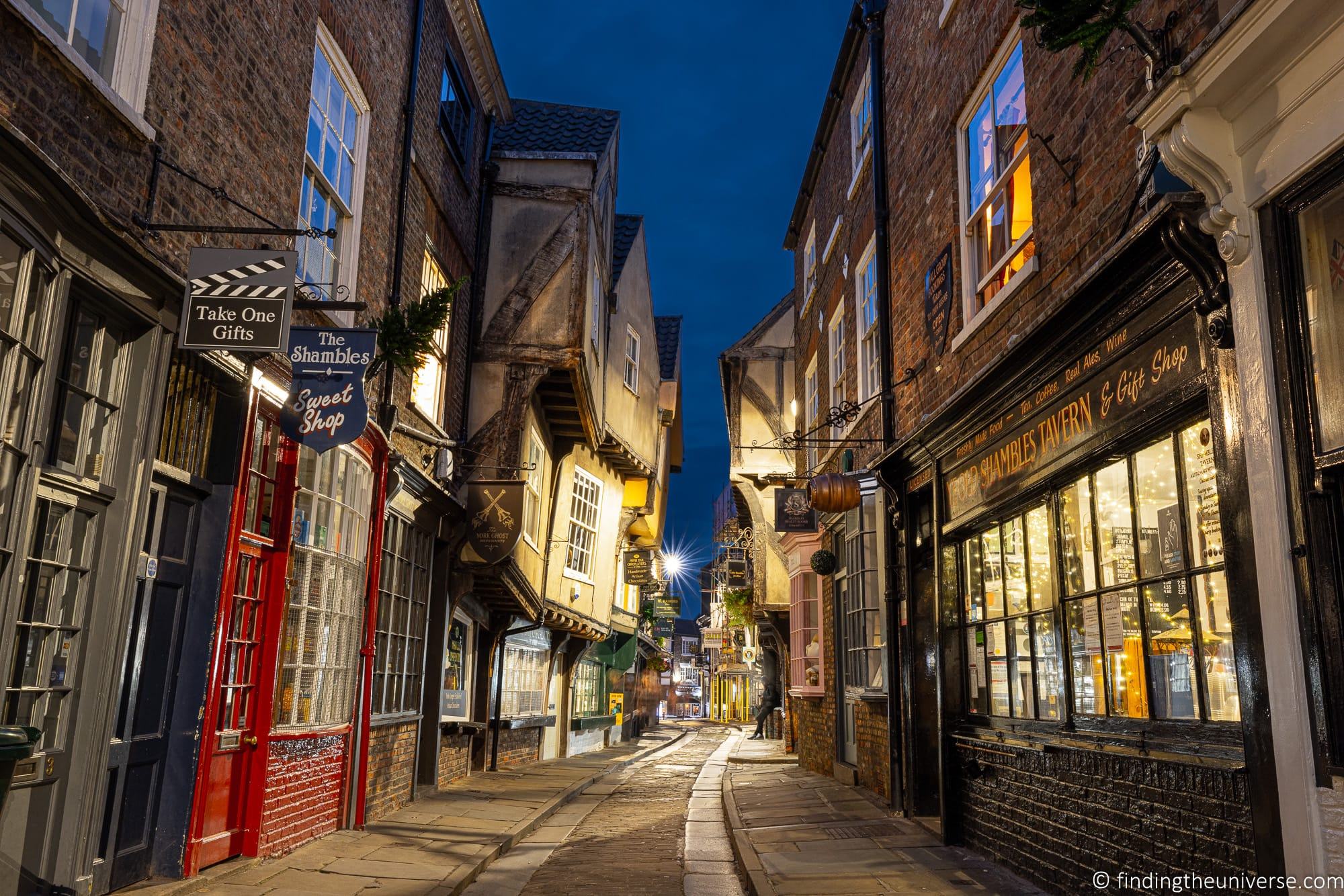 York Weekend Itinerary - York Shambles Street