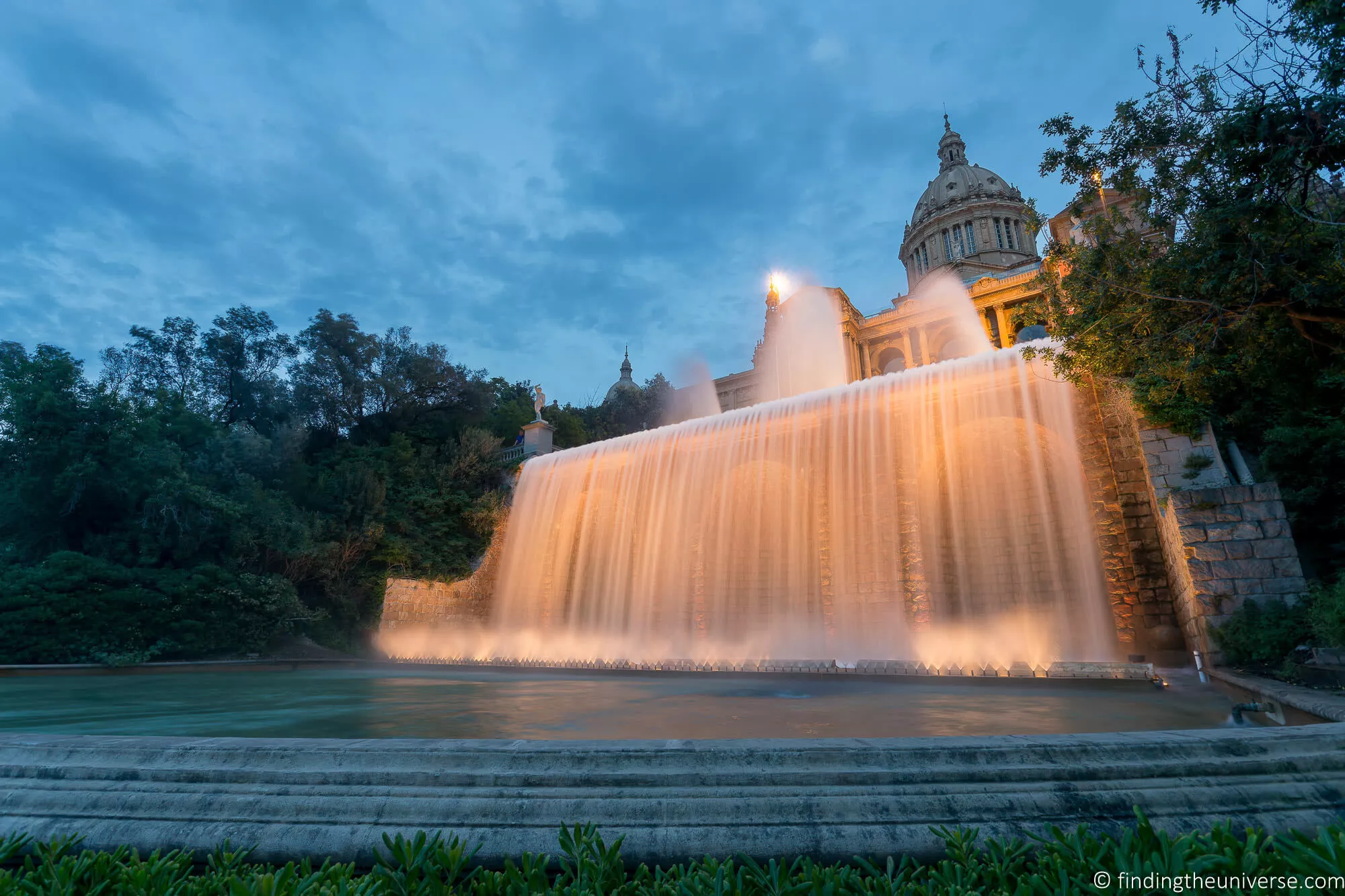 Barcelona Magic Fountain_by_Laurence Norah-2