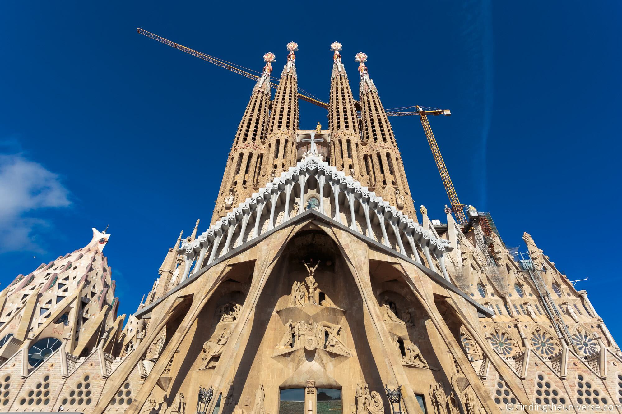Sagrada Familia Passion Facade_by_Laurence Norah
