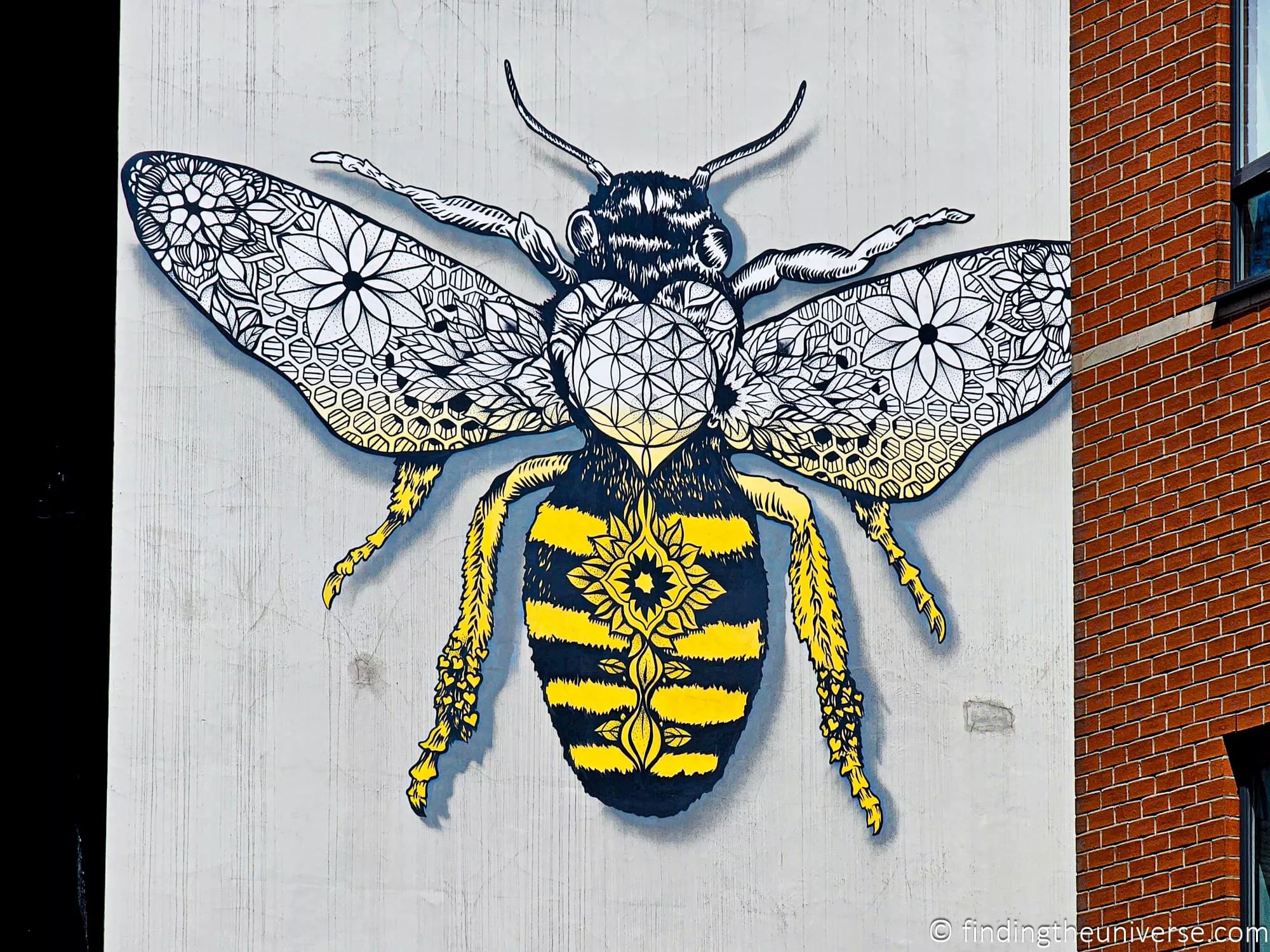 Manchester worker bee street art in the Northern Quarter