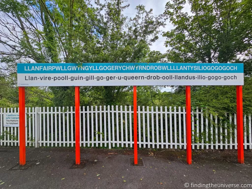 Llanfairpwllgwyngyllgogerychwrndrobwllllantysiliogogogoch