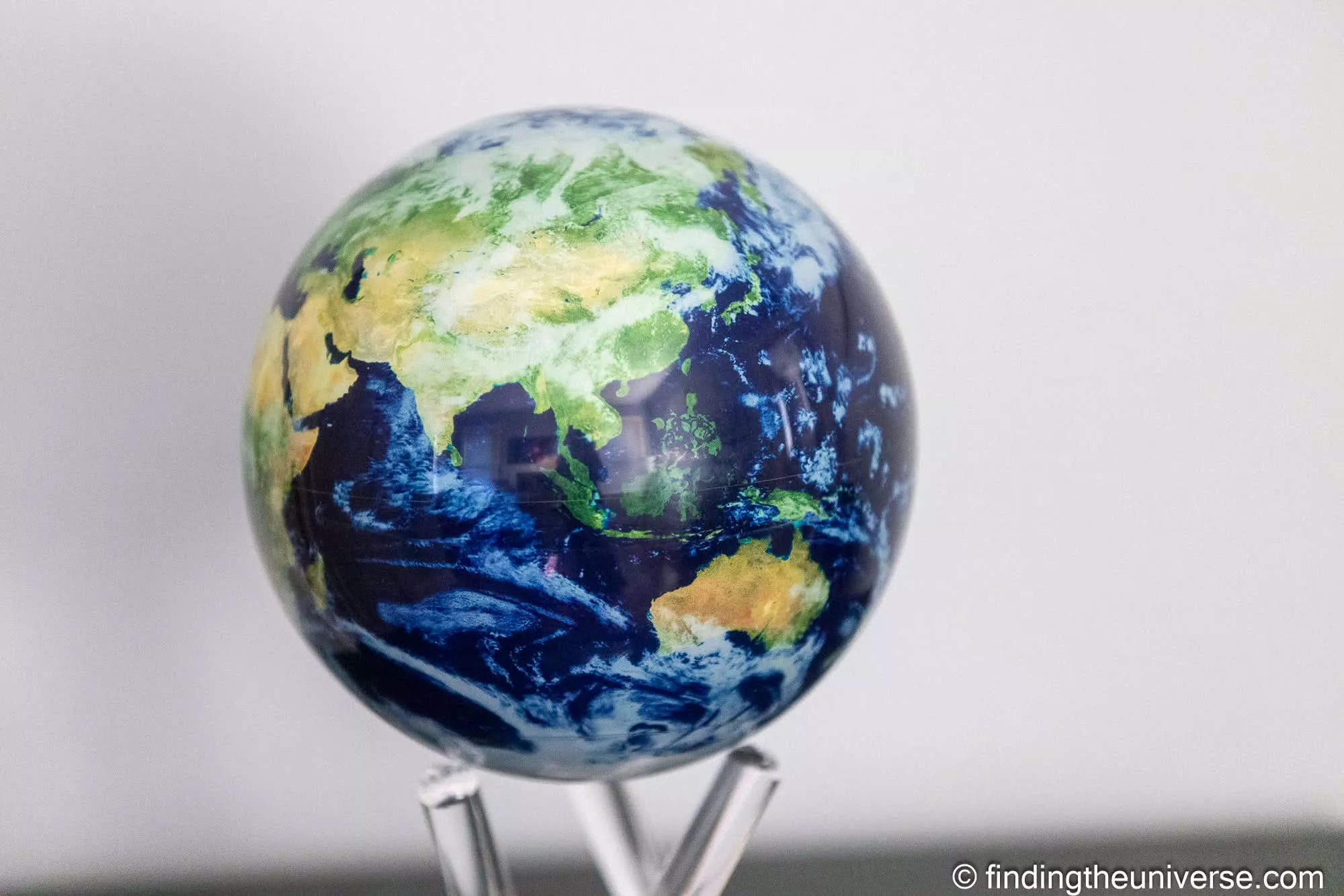 Mova Globe by Laurence Norah