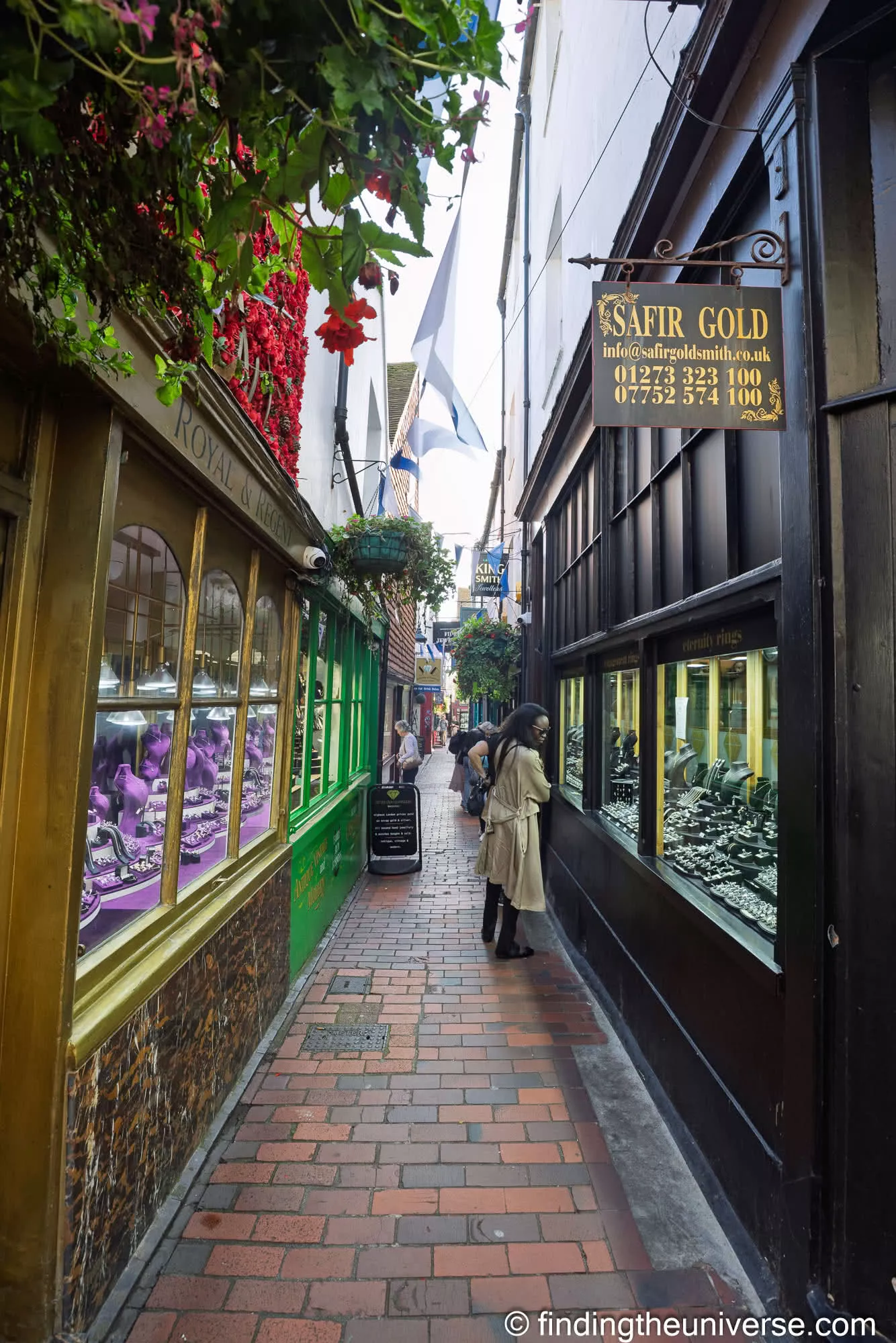 Brighton lanes by Laurence Norah-3