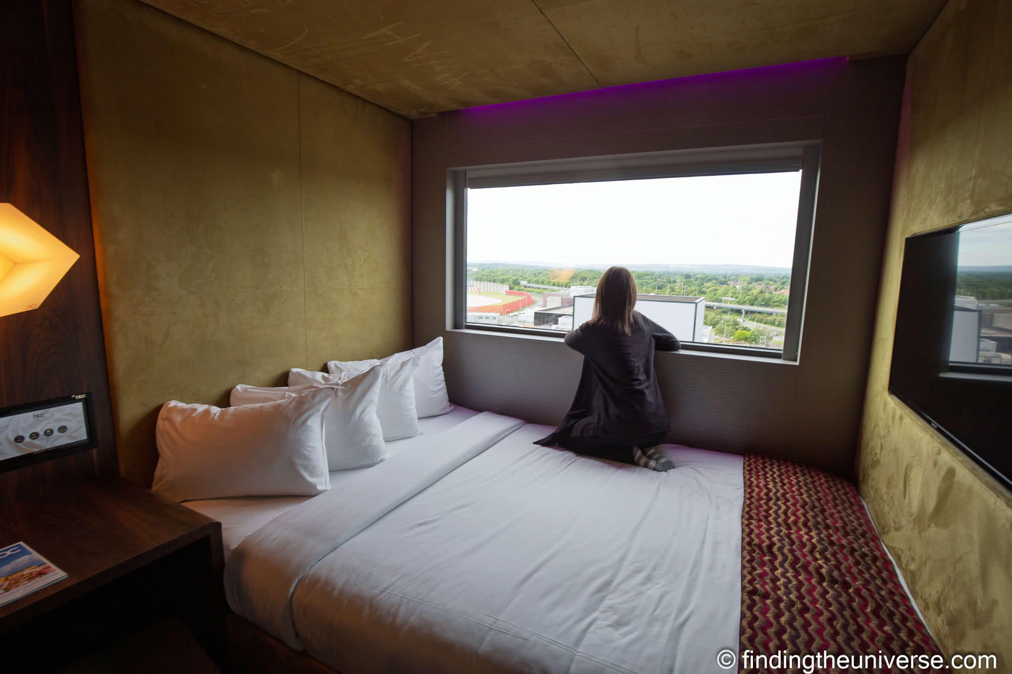 Bloc hotel London Gatwick by Laurence Norah-2