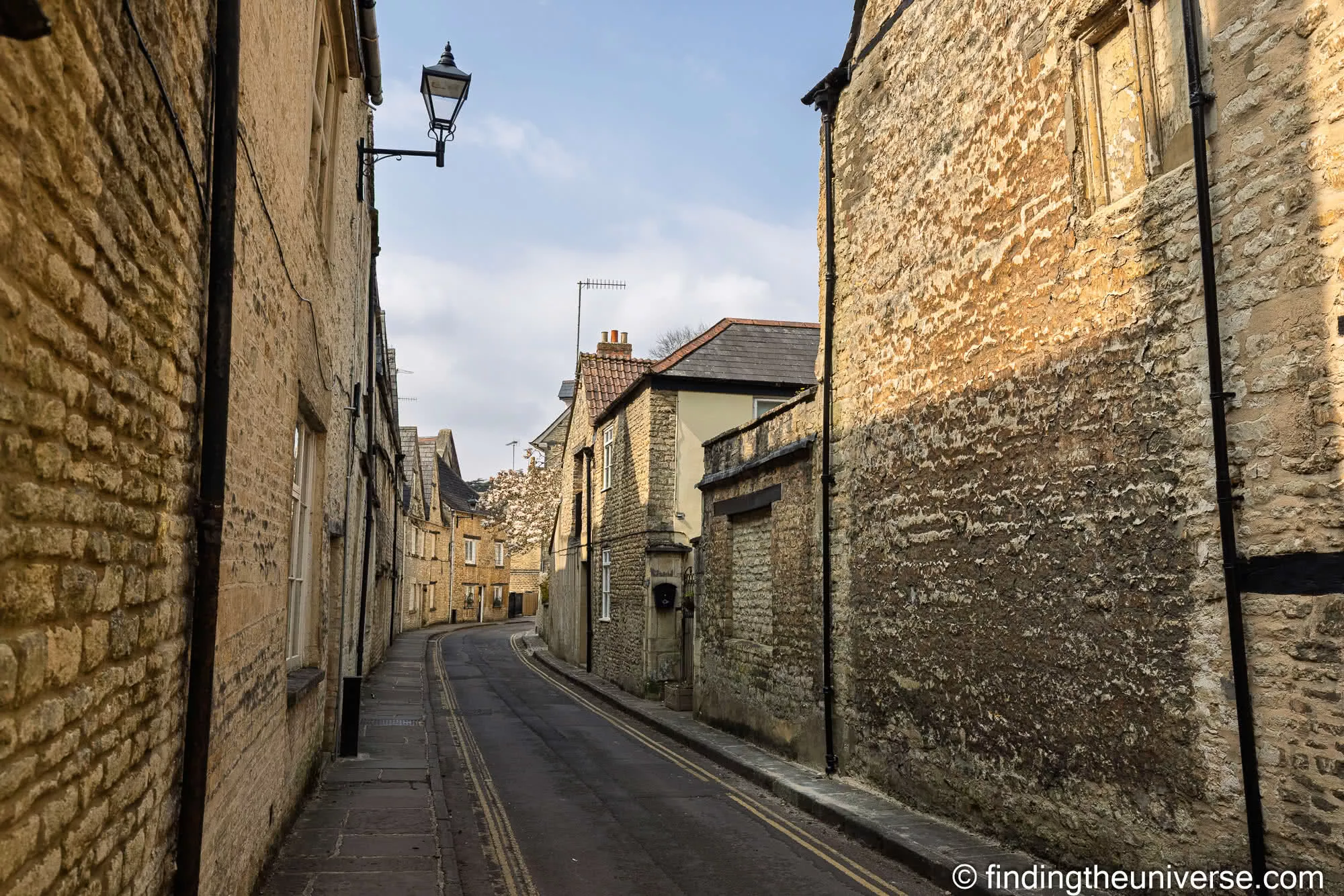 Cirencester narrow lane between stone walls