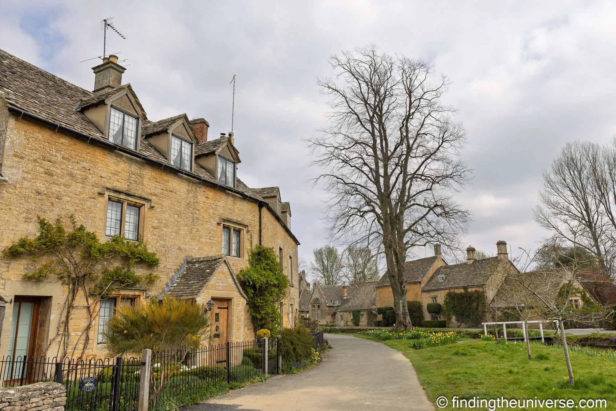 Lower Slaughter cottages along the village lane