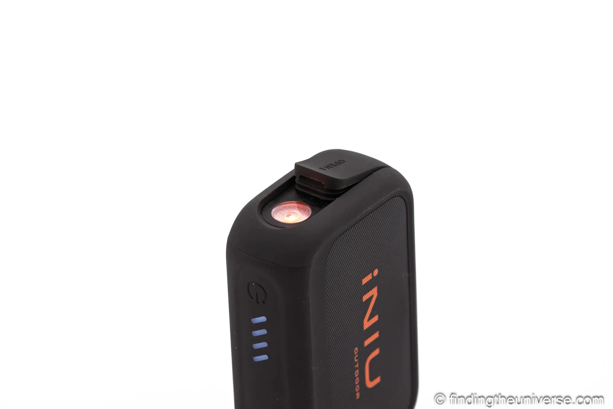 INIU RG-10000 camp light on in red mode